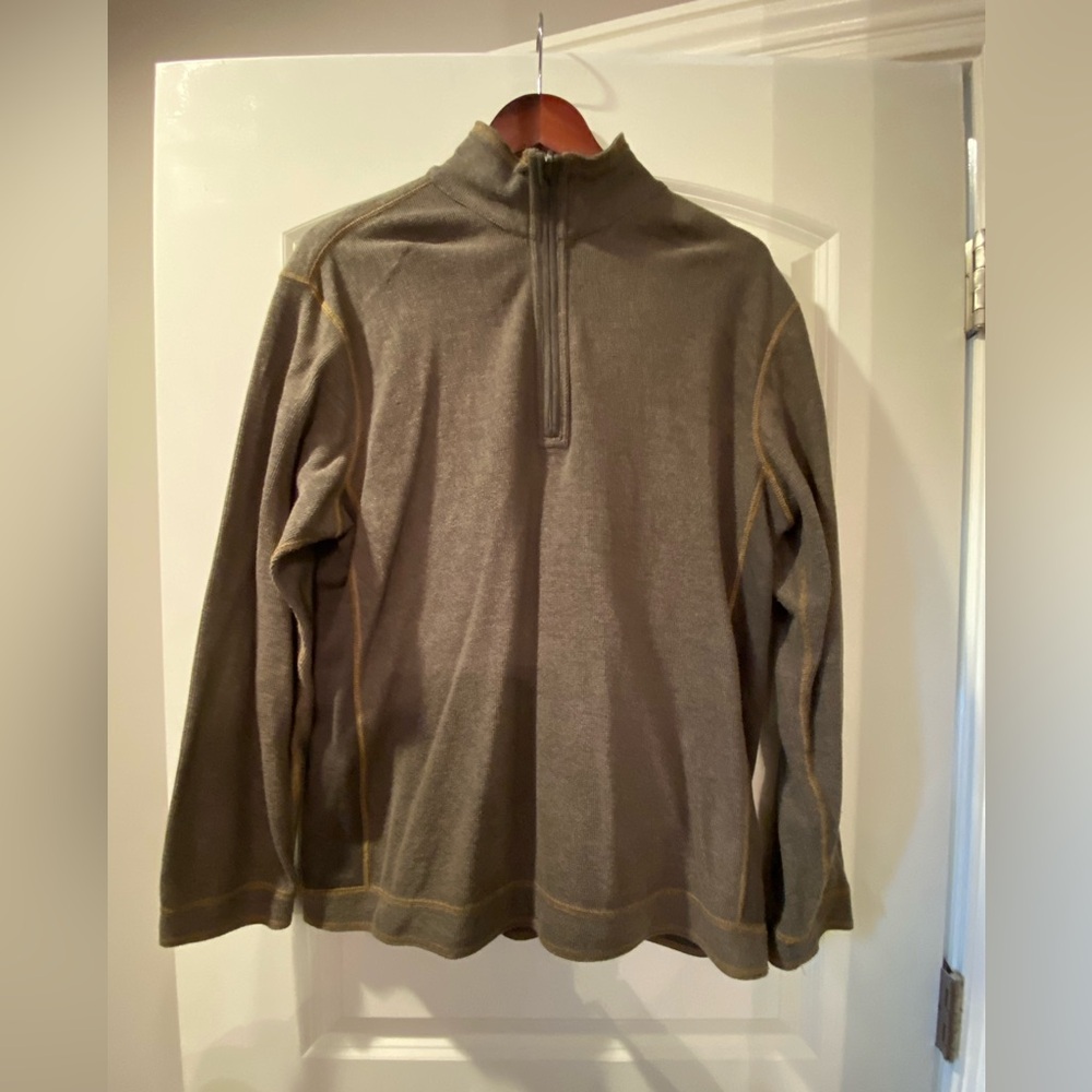 Men’s Tommy Bahama half zip pullover. Lg. Olive green